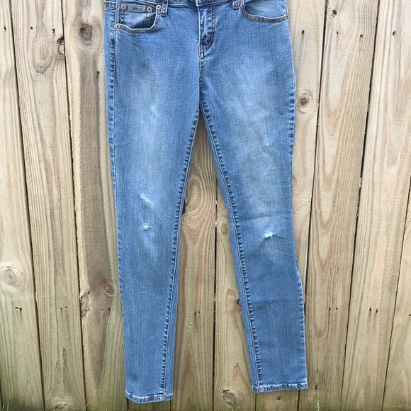 Premium Dolce&B distressed skinny jeans 9 - Picture 4 of 8